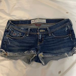 Hollister low rise Jean shorts size 1